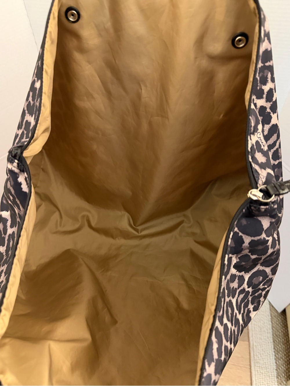 COACH large, nylon,packable, black/grey ocelot print tote bag. UEC. Amazing bag! - Picture 5 of 16